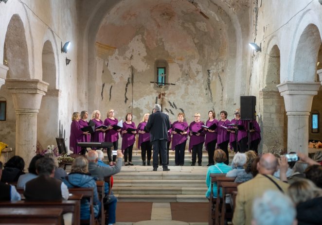 U crkvi sv. Marije od mora u Vrsaru održani su 16. glazbeni susreti Pramaliće, tradicionalni proljetni koncert