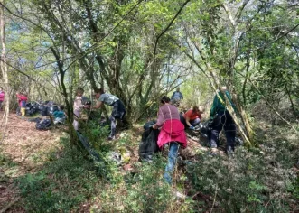 Veliki i mali heroji ponovno u akciji: U naselju Flengi prikupljeno 10 kubika otpada iz prirode