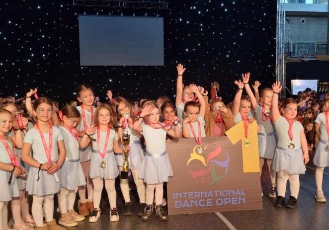 Porečki USB među najboljima na International Dance Openu u Novigradu: Sedam nastupa na Gala večerima i tridesetak osvojenih odličja