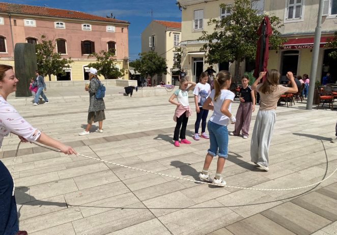 KREAkcija u Poreču:  kreativnost preuzela Trg slobode