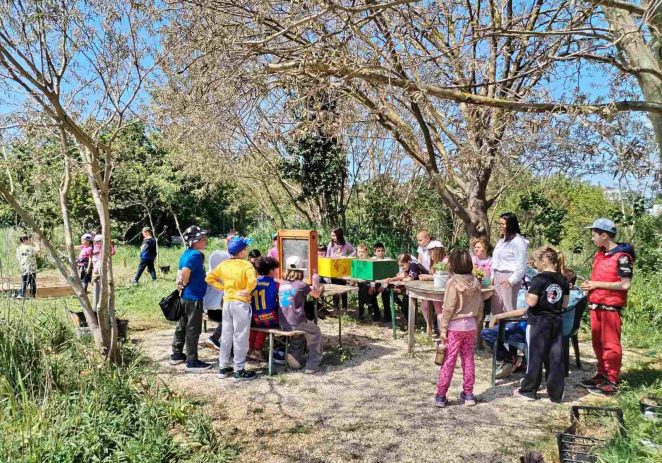 I pulski učenici poručili: Ne kosite – ostavite pčelama hranu