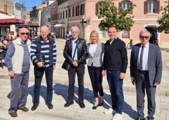 Gradonačelnik Poreča Loris Peršurić organizirao je druženje sa nekadašnjim gradonačelnicima Poreča