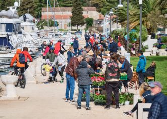 Uskrs na rivi u Vrsaru, subota, 4. travnja