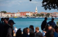POREČ obilježava Dan grada uz brojne zabavne i plesne programe, za Praznik rada na Gradskom kupalištu bogata zabava uz Mambo Kingse
