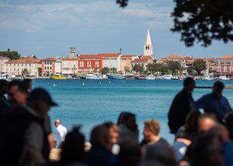 POREČ obilježava Dan grada uz brojne zabavne i plesne programe, za Praznik rada na Gradskom kupalištu bogata zabava uz Mambo Kingse