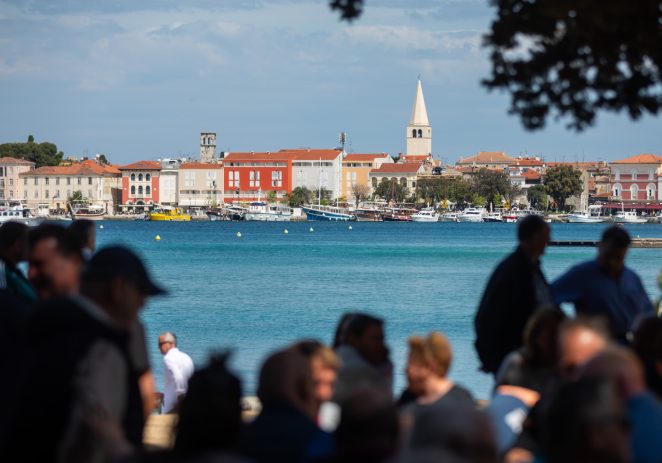 POREČ obilježava Dan grada uz brojne zabavne i plesne programe, za Praznik rada na Gradskom kupalištu bogata zabava uz Mambo Kingse