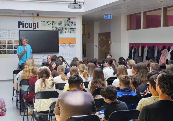Tajnovito i mistično jutro u OŠ Finida na “Putevima knjižnice na kotačima”