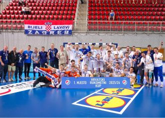 Poreč proteklog vikenda domaćin vrhunskim rukometnim utakmicama Kupa Hrvatske, slijedi europsko prvenstvo u hrvanju na pijesku, sportska natjecanja studenata, nastavlja se i festival EKOLO