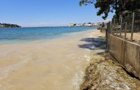 Prije početka sezone kupanja uređuju se i gradske (javne plaže)