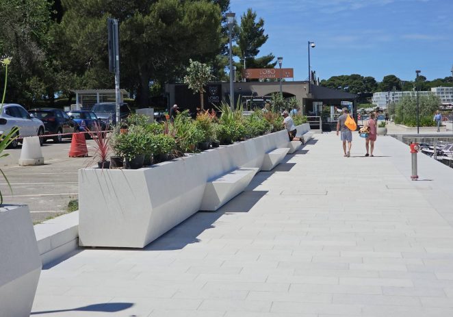 Dovršava se uređenje šetnice kroz gradsku lučicu od Općinskog suda pa do izvlačilišta