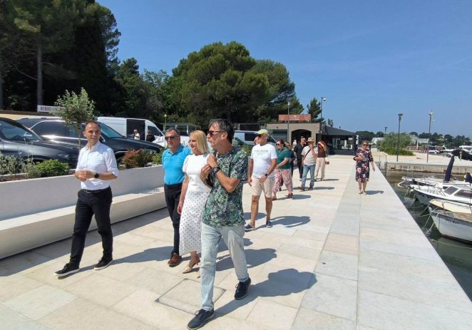 Novouređeni dio porečke šetnice kroz lučicu i porečku marinu sve atraktivniji i posjećeniji