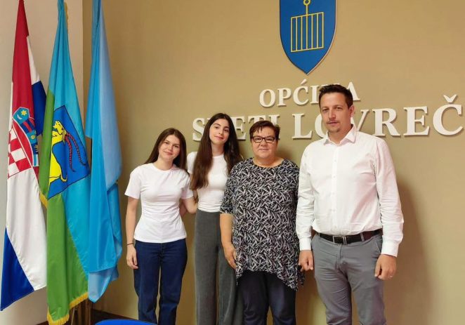 Lovrečke odlikašice na prijemu kod načelnika Siniše Terlevića