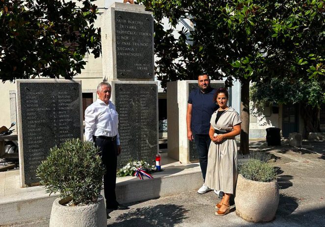 Predstavnici Općine Vrsar položili vijence povodom obilježavanja Dana antifašističke borbe