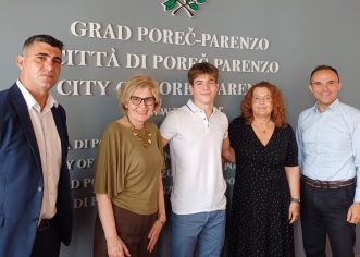 Gradonačelnik Peršurić priredio prijem za Evana Čekića, državnog prvaka iz talijanskog jezika