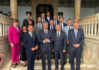 Predsjednik Vlade RH u Poreču na sastanku sa županom Miletićem i  gradonačelnikom Peršurićem