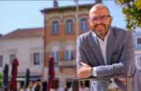 Gradski vijećnik Alen Kalčić na sjednici Gradskog vijeća postavio pitanja o proračunu, hitnoj pomoći i širenju naplate parkiranju u Poreču