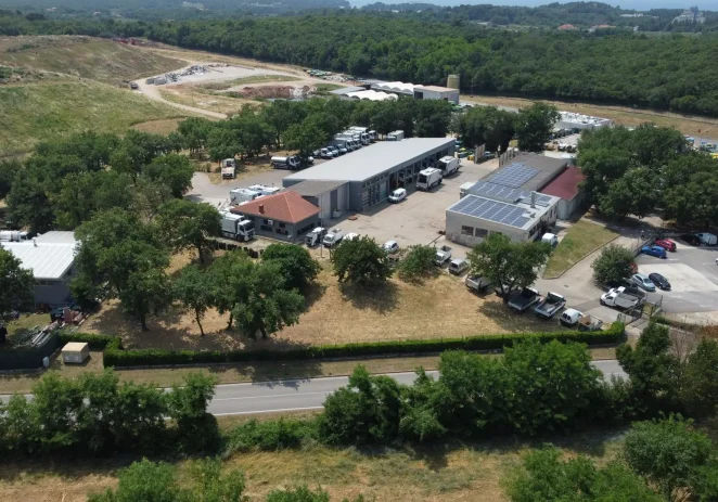 Potpisan ugovor za sufinanciranje izgradnje sunčane elektrane na odlagalištu Košambra