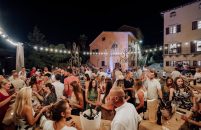 Wine Nights Vižinada: U ponedjeljak nova Vinska večer uz vino, domaću paštu i glazbu uživo