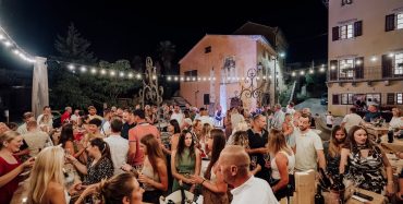 Wine Nights Vižinada: U ponedjeljak nova Vinska večer uz vino, domaću paštu i glazbu uživo