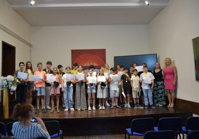 Priznanje za trud i izvrsnost: Ravnateljica Umjetničke škole Poreč, Sanjica Sara Radetić primila nagrađene učenike, roditelje i učitelje
