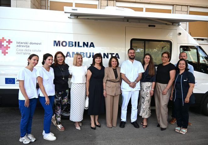 Ministrica zdravstva doc. dr. sc. Irena Hrstić obišla je danas turističke ambulante Istarskih domova zdravlja u Puli i Poreču