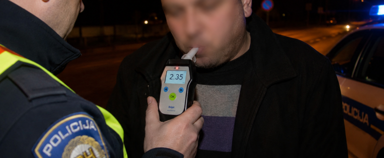 alkohola.noć