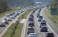 Zašto se na ravnoj autocesti stvaraju gužve iako nema nesreće ni radova? Ovo je pravi uzrok, a ne ono što mnogi misle