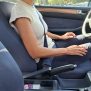 U Zelenoj Laguni prešla na suprotnu stranu kolnika, udarila u teretni automobil i izletjela kroz prozor suvozača :(