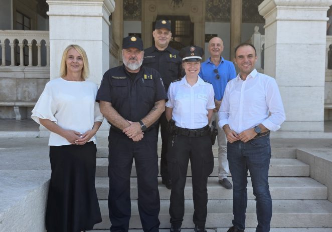 I ove godine strani policijski službenici pomažu sigurnosti gostiju i građana
