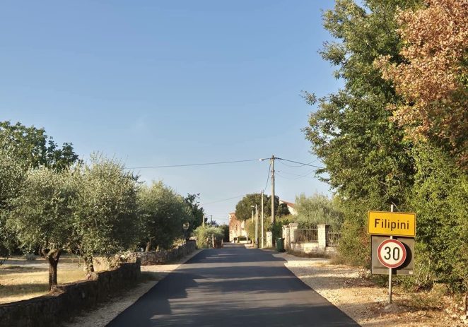 Mještani Filipini i Mihelići druženjem obilježili završetak izgradnje kanalizacijske i vodovodne mreže i asfaltiranja