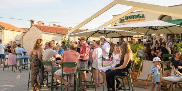 Ljeto u Kašteliru još traje – dva nova Friday Tastinga donose lokalne okuse, glazbu i druženje