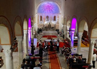 Glazbena čarolija u Svetom Lovreču: Komorni orkestar „Muzikon“ oduševio publiku u bazilici sv. Martina