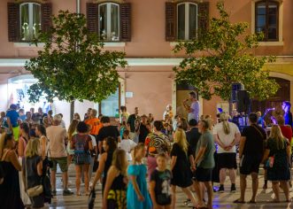 Novi tjedan “Porečkog ljeta” donosi jazz, svjetlosnu čaroliju, latino glazbu i interpretativnu šetnju La mula de Parenzo