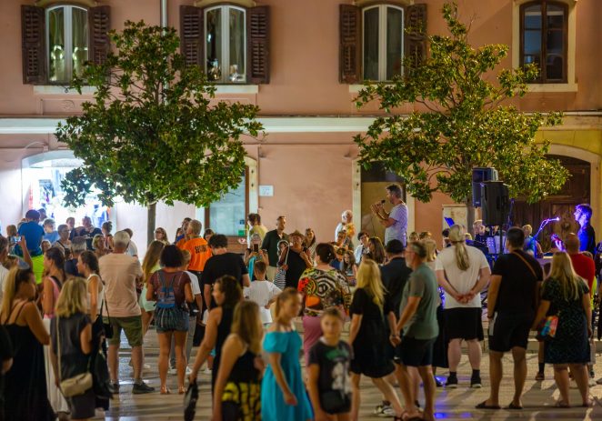 Novi tjedan “Porečkog ljeta” donosi jazz, svjetlosnu čaroliju, latino glazbu i interpretativnu šetnju La mula de Parenzo