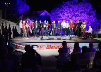 Klapskom večeri započela je Fešta sv. Bernarda u Funtani – slijede Maja Šuput, Petar Grašo, kazalište i cjelodnevna zabava