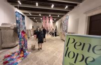 U Zavičajnom muzeju Poreštine – Museo del territorio parentino otvorena izložba suvremene tekstilne umjetnosti „Nit Penelope”