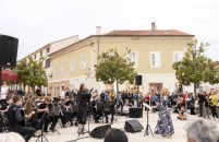 Trijumf mladosti, talenta i zajedništva: VIPO 2026. na porečkom Trgu slobode rasplesao srca i spojio Hrvatsku glazbom!