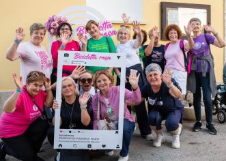 Bicicletta Rosa: Humanitarna biciklijada i šetnja u Novoj Vasi okupila više od 300 sudionika