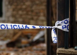Bacio pirotehničko sredstvo – oštećen dio zgrade u Partizanskoj ulici u Poreču