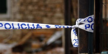 Bacio pirotehničko sredstvo – oštećen dio zgrade u Partizanskoj ulici u Poreču